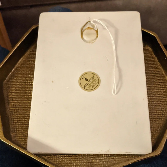 Hollie Hobbie Vtg Mother Child Porcelain Wall Plaque Border Frame 1973 - Picture 2 of 2